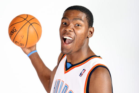 活塞队史35+10+10场次：康宁汉姆2场，其他球员合计2场