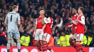 场打下了坚 场打下了坚